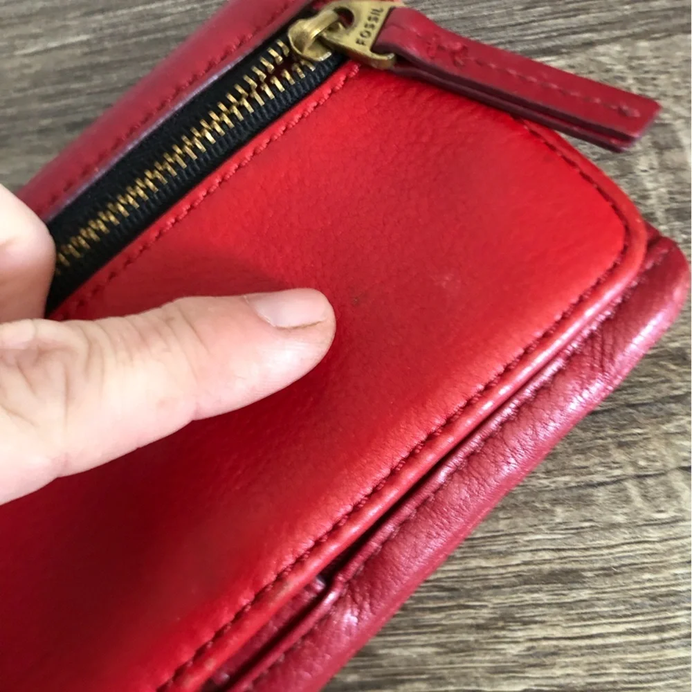 FOSSIL Red Leather Wallet - Picture 9 of 15